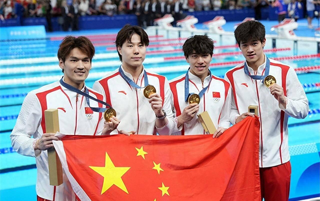 榜首争夺战持续升温，谁将夺冠？的简单介绍
